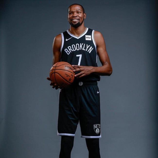 国少参加U17亚洲杯预选赛名单：邝兆镭、万项在列，谢晋入选