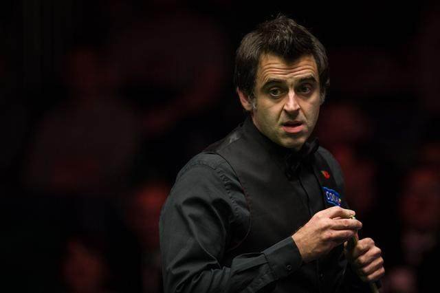 巴塞罗那理发师：欧洲杯期间，费尔明专门打电话让我给他理发